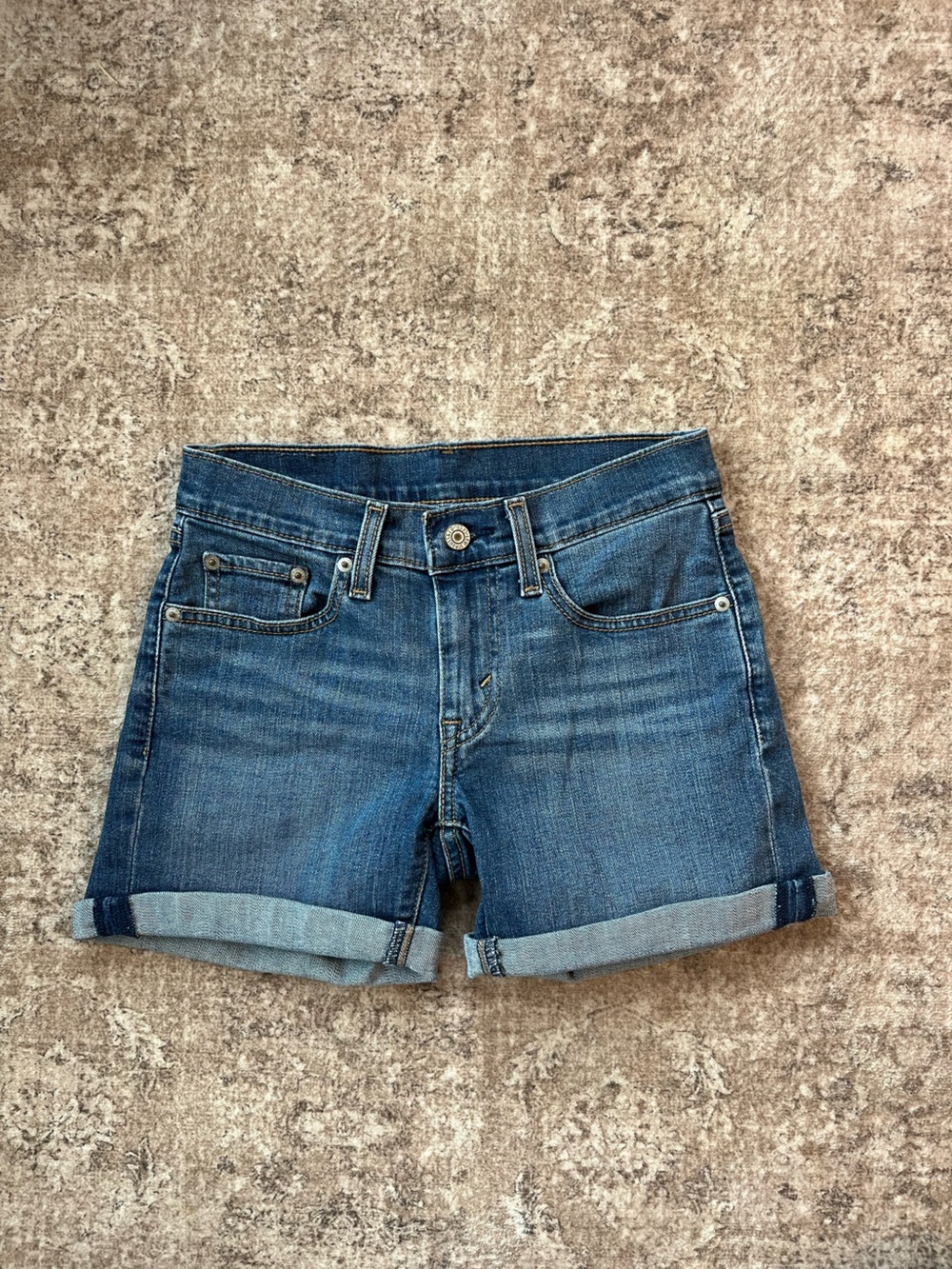 Levi's Women's Mid-Length Jean Shorts Size
24 Excellent Condition!